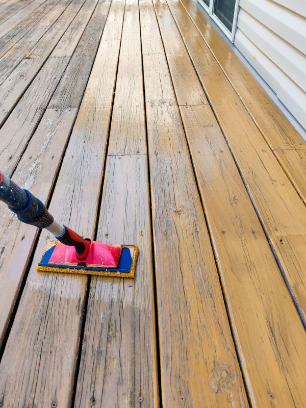 Cedar Deck Refinishing